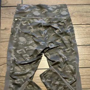 Women’s large, powerhold/fabletics, camo leggings